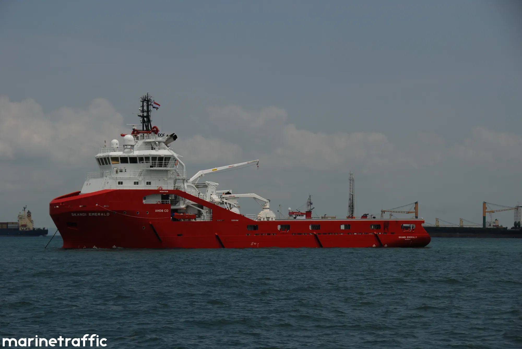 SKANDI EMERALD 12