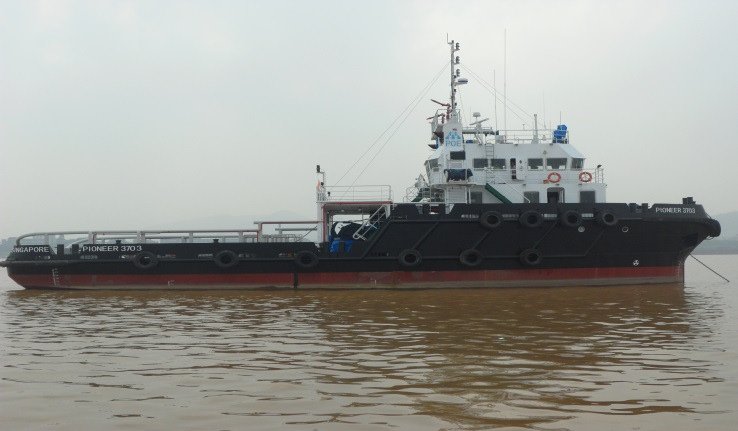 MV PIONEER 3703