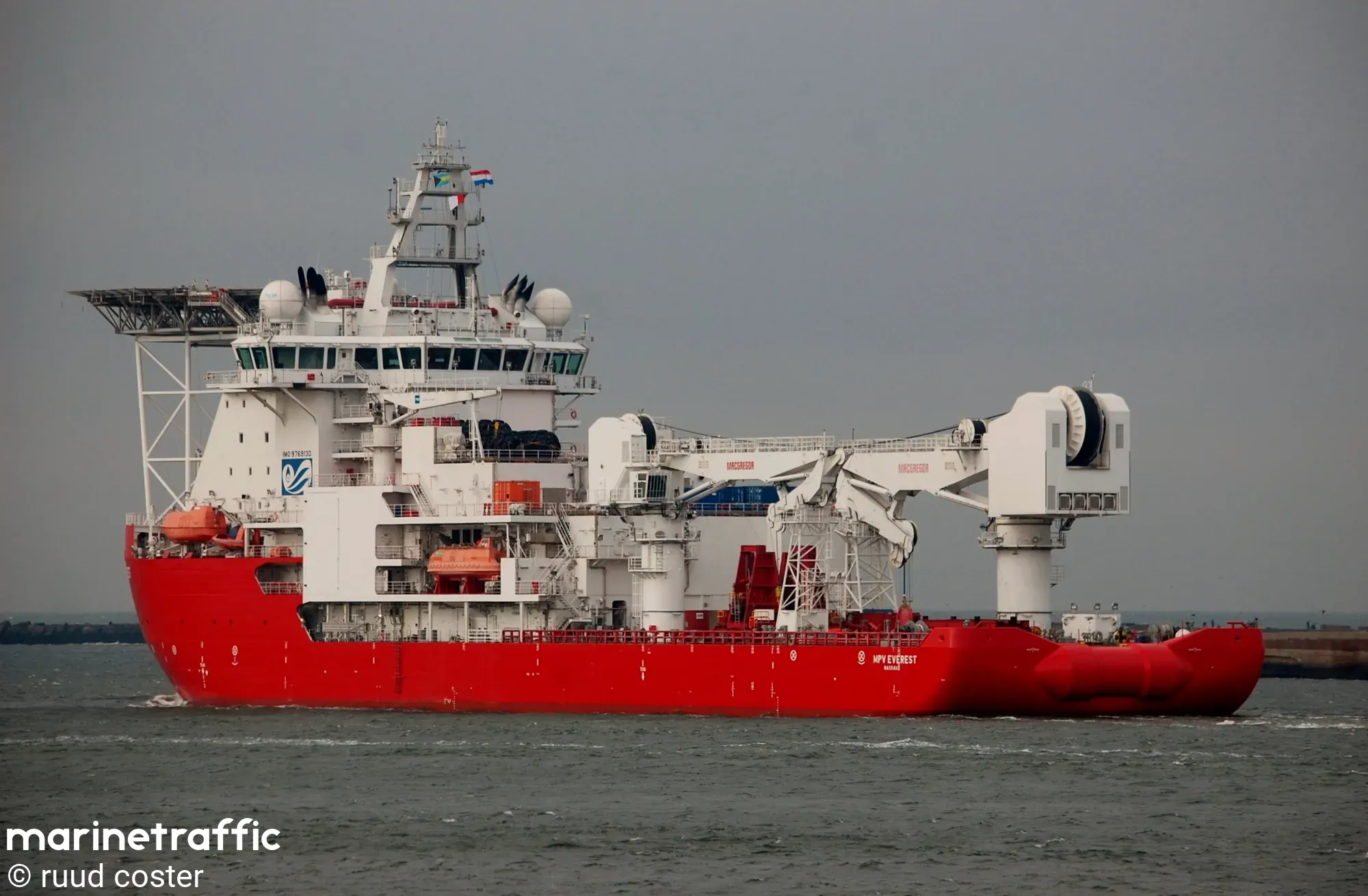 MPV EVEREST 3
