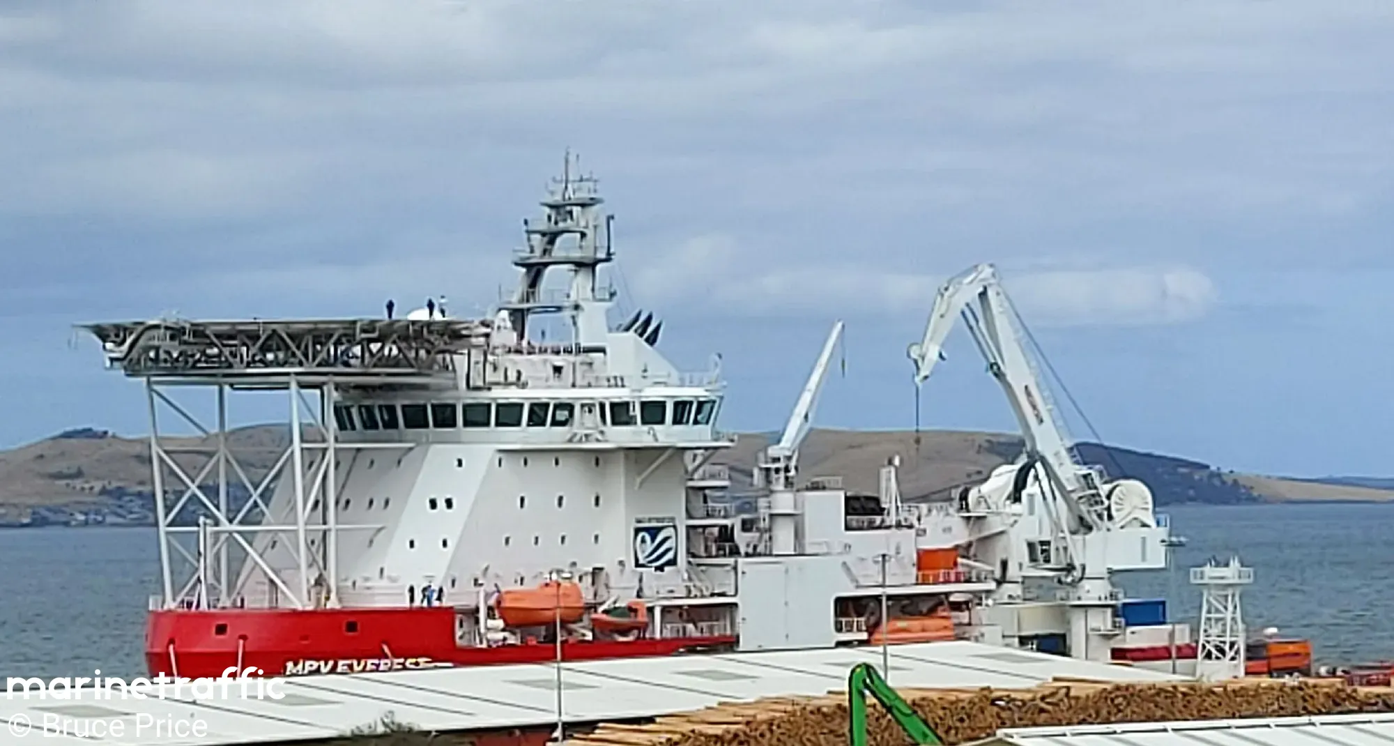 MPV EVEREST 39